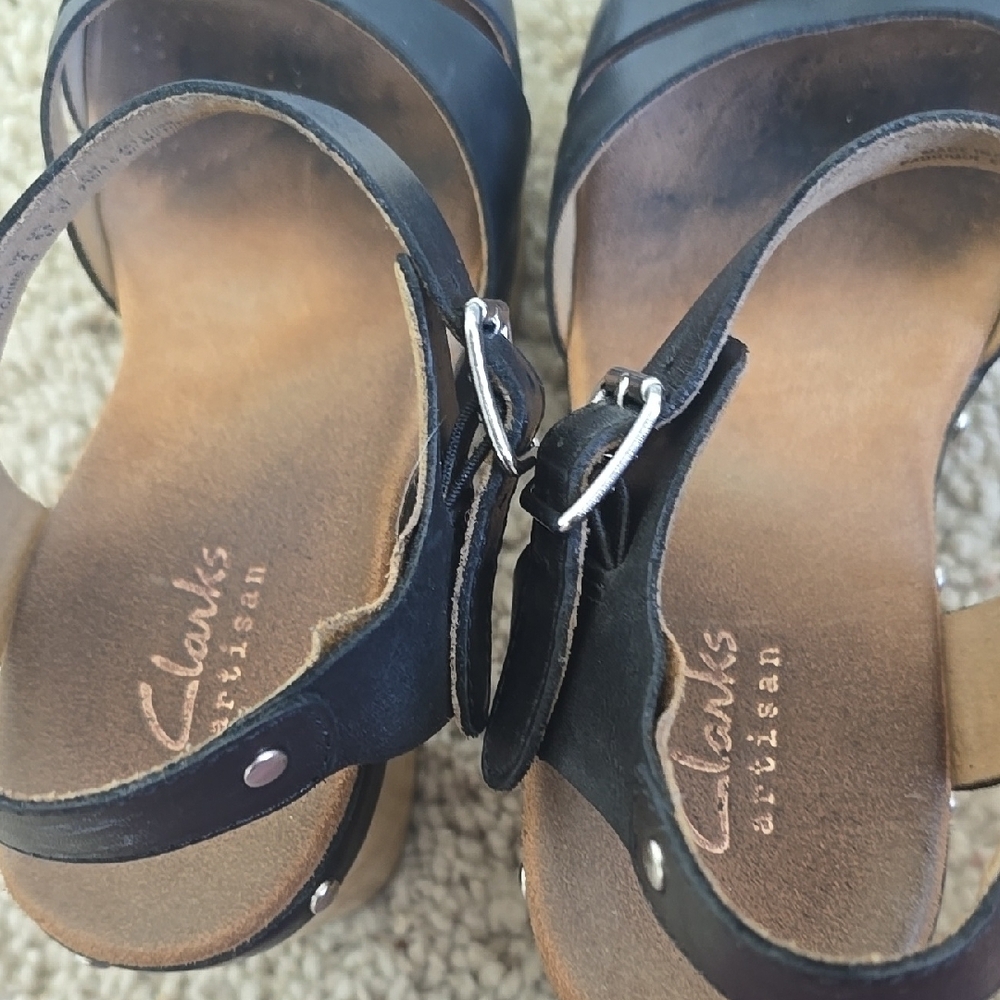 Clarks Ledella Trail & Caslynn Harp Black Strappy Sandals with Buckle - Picture 11 of 15
